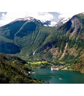 La magnifique bourgade de Flåm, que l’on devine au bout de l'Aurlandfjord, un bras du Sognefjord. DR