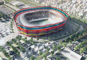 Le stade Al-Gharafa aura une capacité de 44’740 personnes. Sa façade sera composée de rubans représentant les nations qui seront qualifiées en 2022. dr