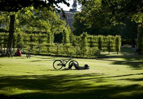  Vile verte par excellence, la capitale danoise compte de nombreux parcs. Ici les jardins du Roi. NICOLEI PERJEIS / DR 
