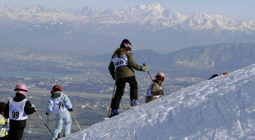 Monts-Jura est aussi un magnifique belvédère qui offre une vue splendide sur Genève et les Alpes. 