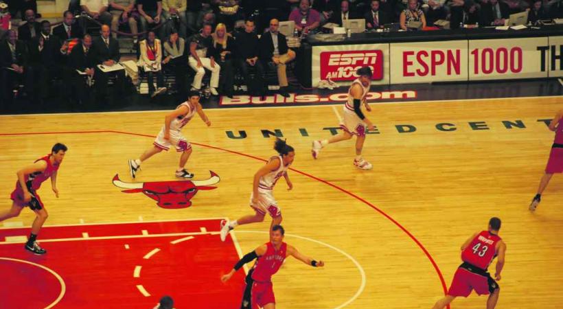 Le Chicago Bulls (en blanc) en action.