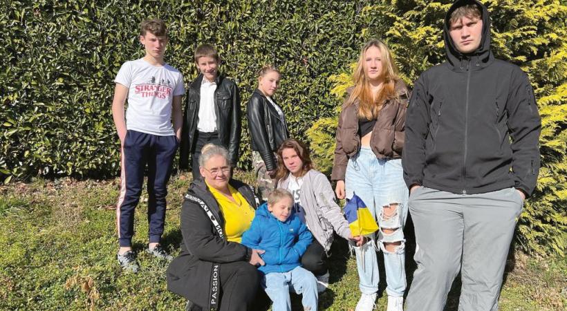 Svitlana (en bas à gauche) et sa famille sont arrivés en Suisse en juin 2022. DR