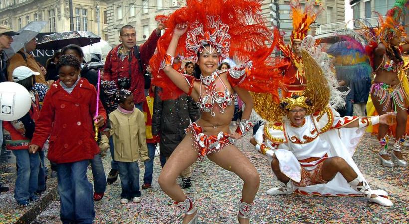 Le Carnaval de Lausanne, un lieu de réjouissance et d'échanges intercommunautaires. VERISSIMO