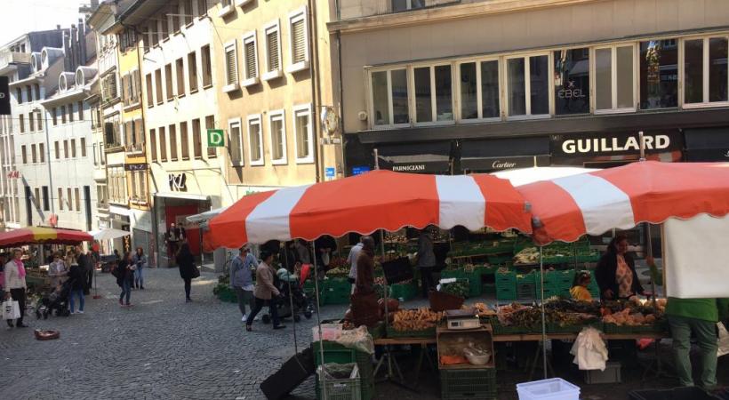 Le mercredi, les étals du marché de Lausanne se font rares. KOTTELAT 