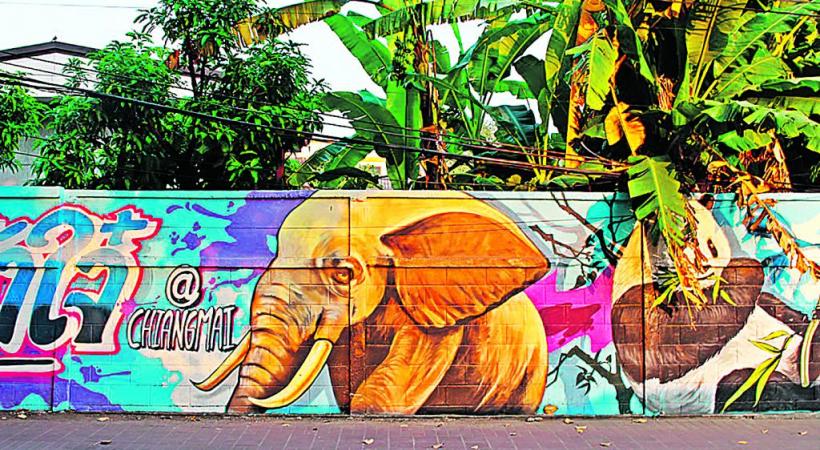 A Chiang Mai, l’art est partout, notamment sur les facades de certaines rues. 